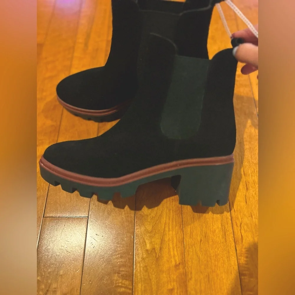NEW Antonio De Faria Women’s Suede Chelsea Booties SZ 9 from Anthropologie - Picture 1 of 3